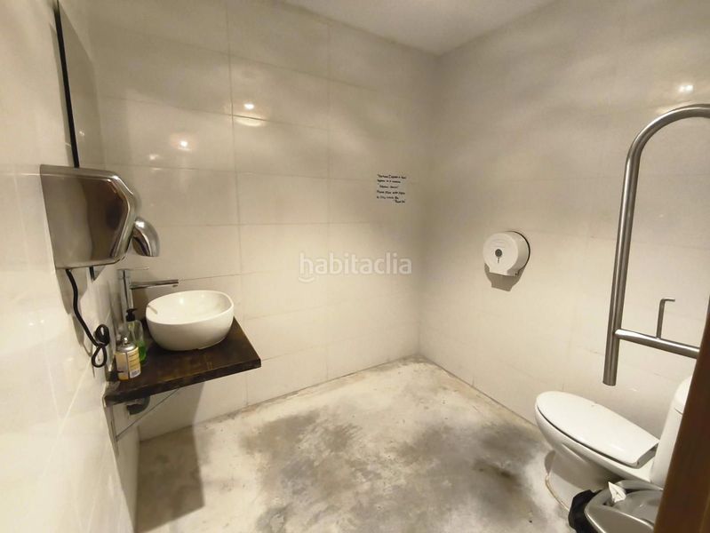 Foto af75c4b1-79a6-4c5e-bb90-96f95d6537a1. Traspàs local comercial a Dreta de l´Eixample Barcelona