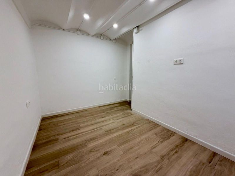 Foto 2e0f31e4-3ee9-4699-9956-2f6e1211ece1. Pis a Sants Barcelona