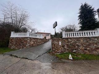 Mas à Molinaseca. Casa con finca en riego de ambros, camino de santiago.