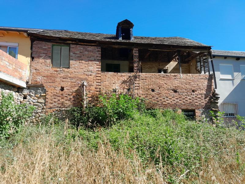 Foto 63bec74a-dfea-4a01-9404-4ac4a9323e12. Masia a Flores de Sil - La Placa Ponferrada