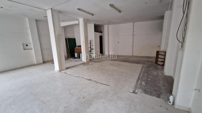 Foto 73c12364-1209-4f03-bb40-1fe10159aad4. Alquiler local comercial se vende o se alquila amplio local en la avenida del ferrocarril en Ponferrada