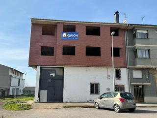 Edifici a Cuatro Vientos. Se vende edificio en pleno cuatrovientos