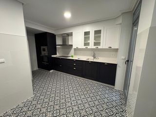 Etagenwohnung in Zona Alta. Se vende exclusivo piso en zona alta de ponferrada