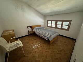Appartement à Flores de Sil - La Placa. Se vende piso para reformar integramente en flores del sil
