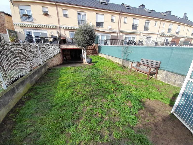 Foto 02d09a36-869b-4547-8b66-fee7007fca68. Casa adossada amb calefacció aparcament a Cuatro Vientos Ponferrada