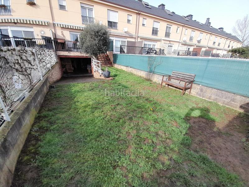 Foto 0df4aa3d-595c-4518-9ba6-ec1e9e760066. Casa adossada amb calefacció aparcament a Cuatro Vientos Ponferrada