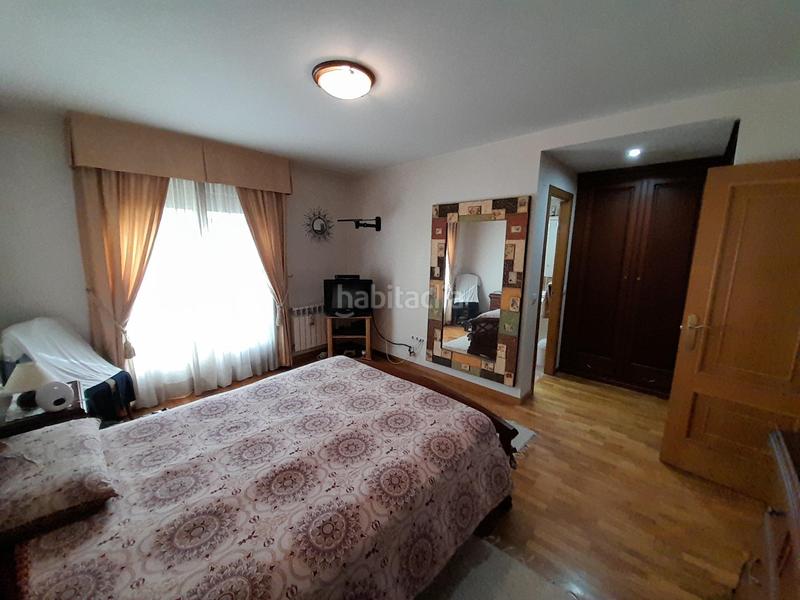 Foto 2906e6aa-f349-4b56-a3a4-0911659bf77a. Casa adossada amb calefacció aparcament a Cuatro Vientos Ponferrada