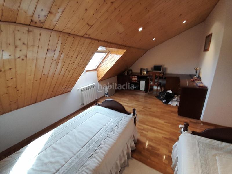 Foto 59f94725-5b06-4a1a-9c65-0506b65fe9e2. Casa adossada amb calefacció aparcament a Cuatro Vientos Ponferrada