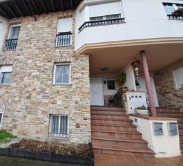 Maison jumelée à Cuatro Vientos. Estupendo chalet adosado en fuentesnuevas
