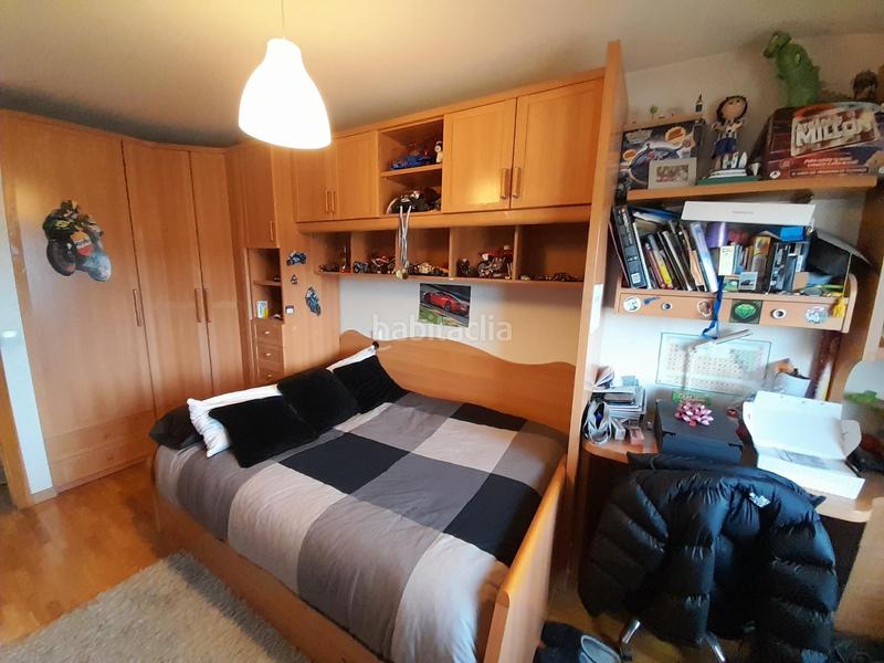 Foto c9e4b904-7d96-4ccf-9161-caea4c05a34d. Casa adossada amb calefacció aparcament a Cuatro Vientos Ponferrada