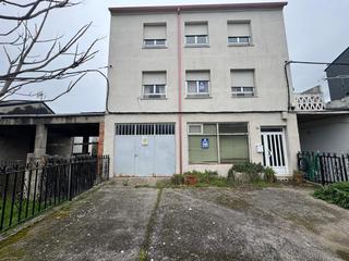 Edificio in Flores de Sil - La Placa. Se vende edificio en flores de sil