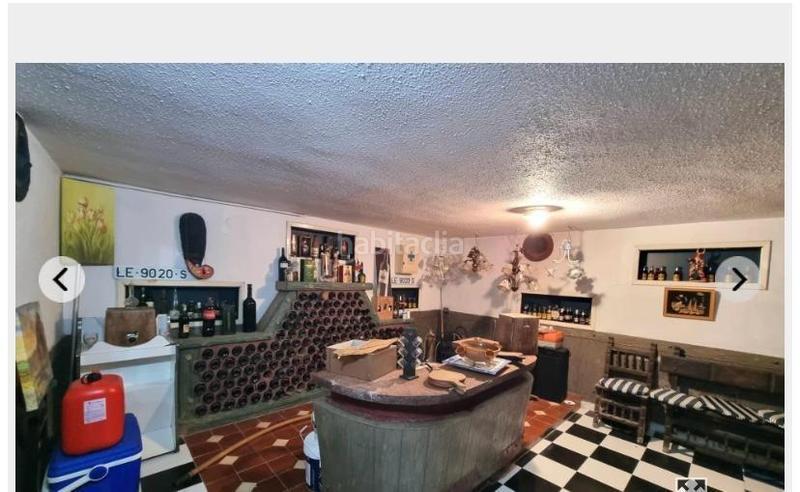 Foto 28cdd360-ebbe-43d6-83c4-ee1d9de824fb. Chalet in constitucion 34 in Carracedelo