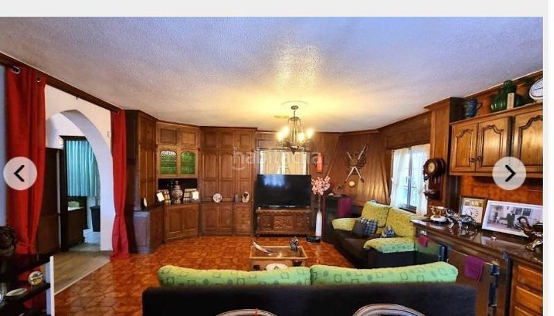 Foto 35b84260-6af6-4fd4-b1eb-e5f422f3b3b3. Chalet in constitucion 34 in Carracedelo