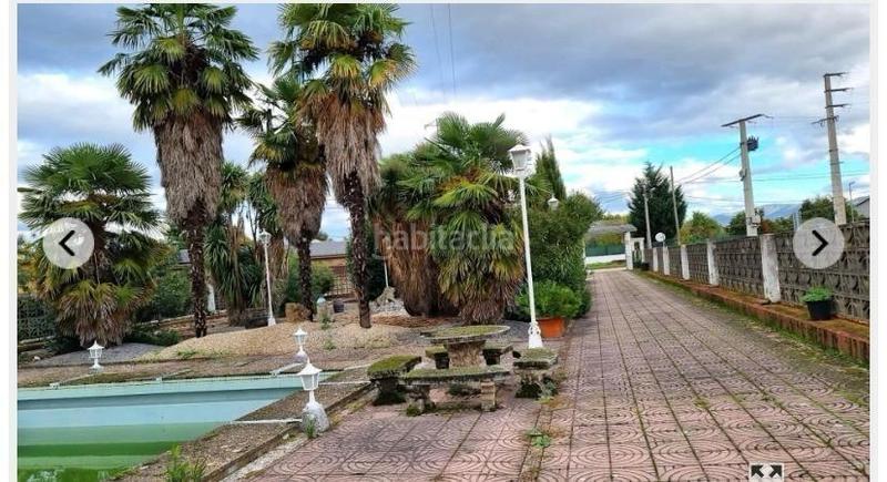 Foto b28e14e8-06e6-41a6-af39-8867d64b6216. Chalet in constitucion 34 in Carracedelo