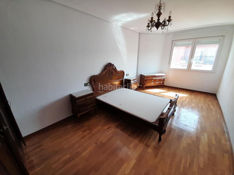 Foto 58e84b9b-89ad-4c14-8e53-ece6ee24fe8a. Pis amb calefacció a Centro Ponferrada