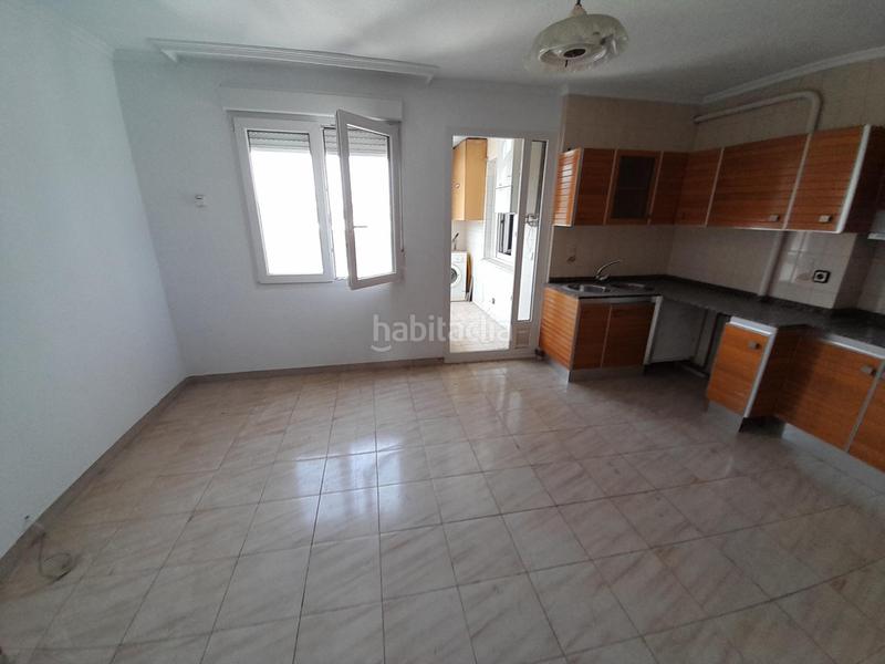 Foto 6f0f87d9-d575-4ad4-a50a-3cf9a54bf6d3. Pis amb calefacció a Centro Ponferrada