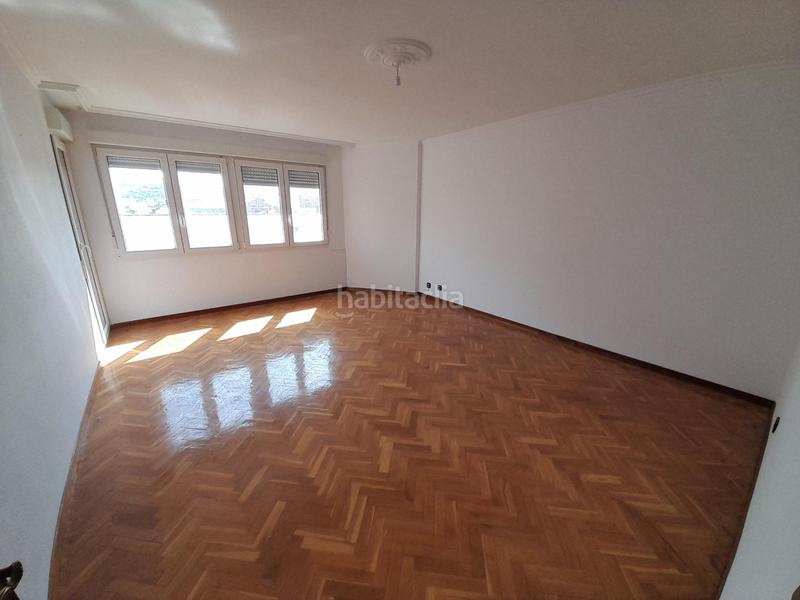 Foto e7ae6c7b-bfdd-4ede-8591-cfea6686f1f6. Pis amb calefacció a Centro Ponferrada