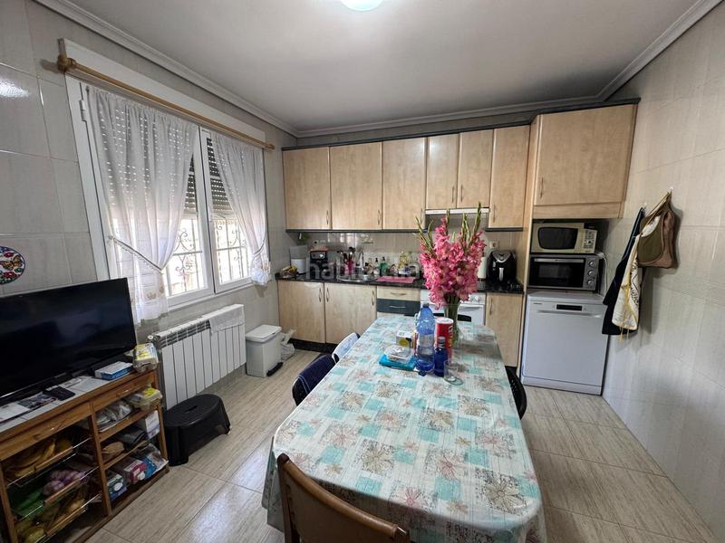 Foto 8dffd34e-4706-4ada-8d3d-27de3150c2f4. Chalet mit parking in Cuatro Vientos Ponferrada