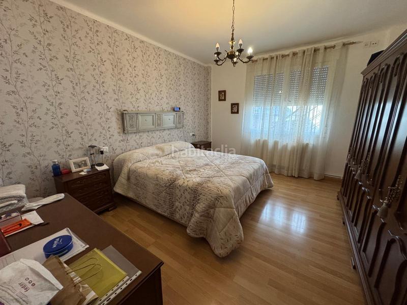 Foto fbf9ade5-5b4e-4b86-af29-5ffbc24a1cf9. Chalet mit parking in Cuatro Vientos Ponferrada