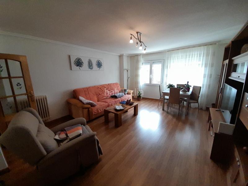 Foto f974a71c-45de-4aeb-88b8-660671405c63. Piso amplio piso totalmente reformado en Zona Alta en Ponferrada