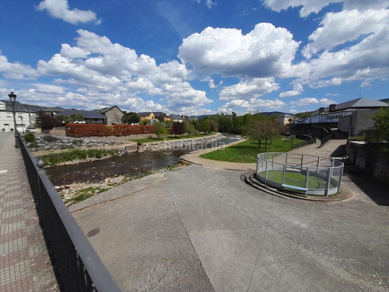 Foto a541cd4e-9408-4579-90bc-5353d08807c4. Casa a Folgoso de la Ribera