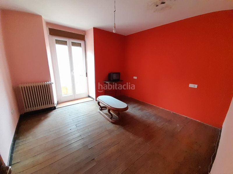 Foto a9665c00-7d75-4d80-aca6-127b108c3a7e. Casa amb calefacció terrassa a Cacabelos
