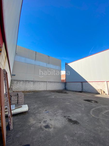 Foto 44b060d7-92e9-426a-9b06-dffae8b8d9bf. Location bâtiment à usage industriel dans Bembibre