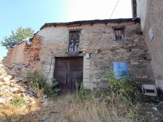 Masia a Congosto. Casa de piedra para reformar con patio y terreno en almazcara