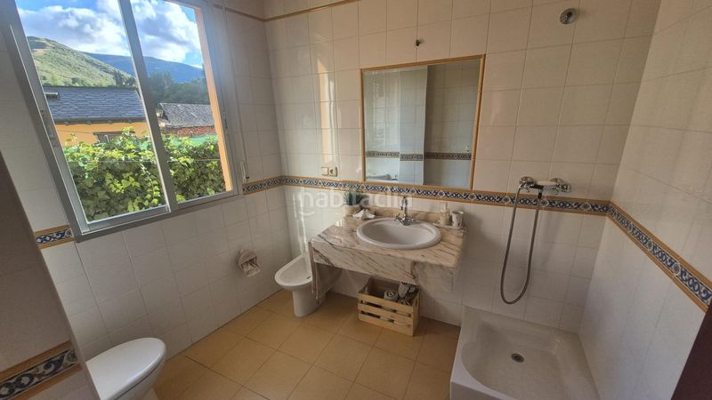 Foto d85038aa-f6a4-4c24-a236-121a97610d60. Casa in Área Rural Sur Ponferrada