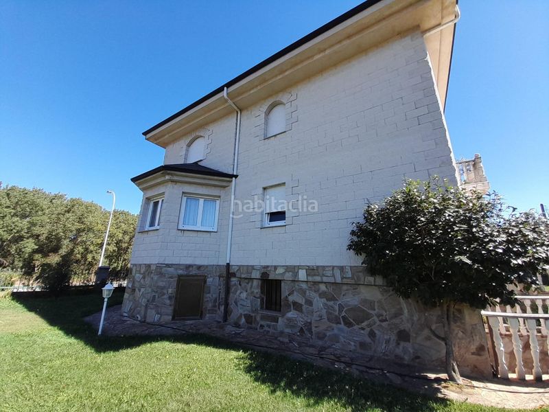 Foto 2ab3d8df-c962-4213-b460-9793c77c2537. Chalet avec chauffage parking dans Torre del Bierzo