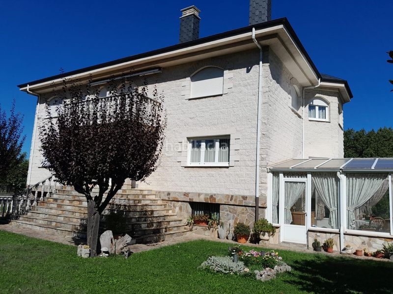 Foto 4674544c-590c-40fa-9e4f-3d8b3190e149. Chalet avec chauffage parking dans Torre del Bierzo