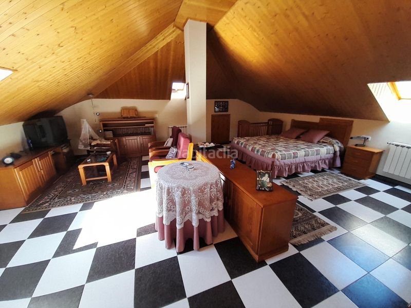 Foto 645707a5-1c23-47e0-a0f5-2f30a6158837. Chalet avec chauffage parking dans Torre del Bierzo