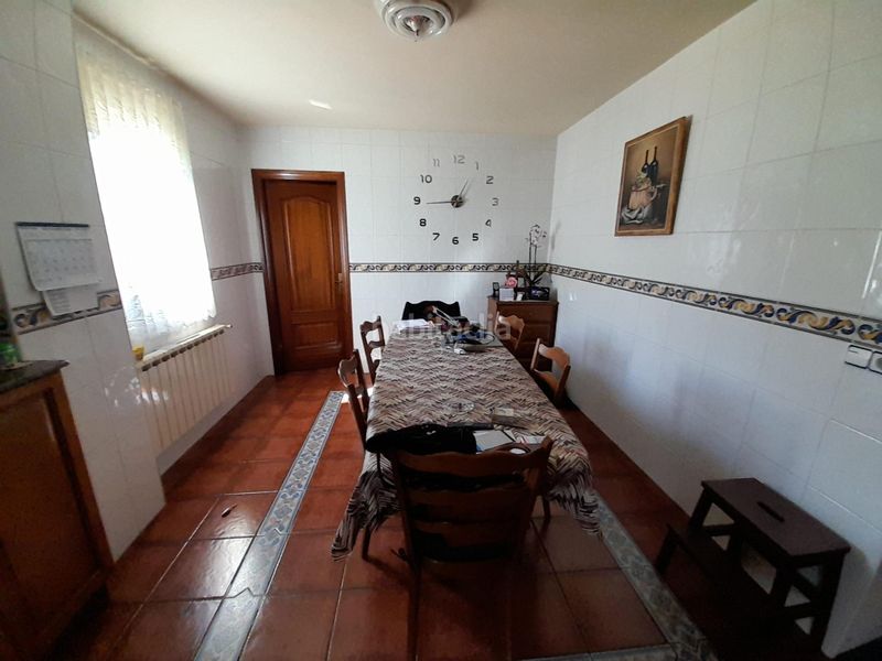 Foto 9ba8a2d3-daff-427e-a08f-872769c675a9. Chalet avec chauffage parking dans Torre del Bierzo