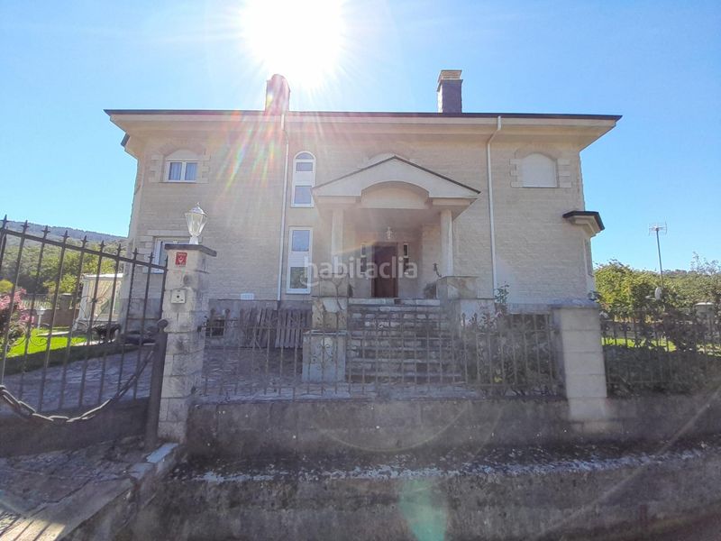 Foto be91e196-9a52-49e9-bde2-52d727ddd7c5. Chalet avec chauffage parking dans Torre del Bierzo