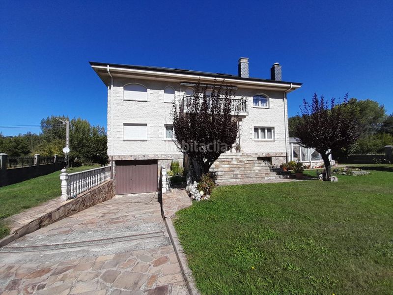 Foto d89854c4-1877-41a3-9812-ca21625ab7fd. Chalet avec chauffage parking dans Torre del Bierzo