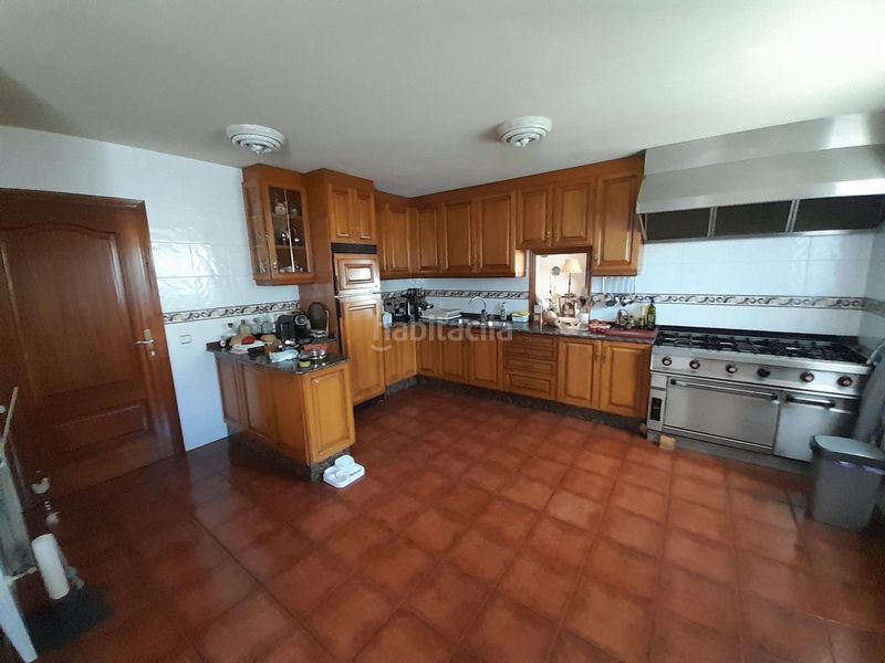 Foto ec1e3907-b32a-4628-a4bb-8fc477db9991. Chalet avec chauffage parking dans Torre del Bierzo