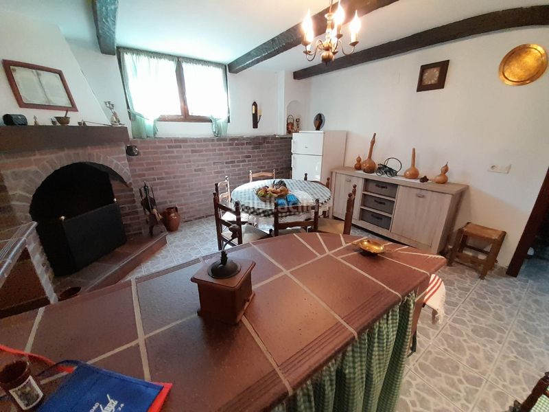 Foto fb6d271b-ec1e-4426-b84b-fc75cc95680b. Chalet avec chauffage parking dans Torre del Bierzo