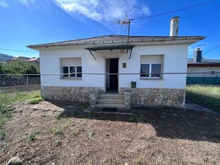 Casale in Villafranca del Bierzo. Se vende casa con terreno de 500 m2 en vilela. villafranca del b