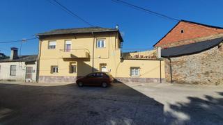 Maison à Compostilla - Columbrianos. Se vende casa reformada de 160 m2  en san andres de montejos