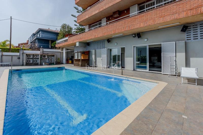 Foto 5732d8fb-2f00-448f-b35d-41501b70fb07. Chalet con riscaldamento parcheggio piscina in La Plana-Bellsoleig Sant Just Desvern