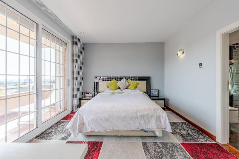 Foto ab3dcce3-bbf7-44aa-9443-d0f681c8b24e. Chalet casa o chalet independiente en venta en calle de les alzines en Sant Just Desvern