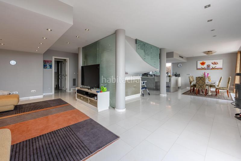 Foto f60719f9-9327-4bb3-9e4a-cace75d15361. Chalet casa o chalet independiente en venta en calle de les alzines en Sant Just Desvern