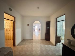 Maison  Calle francisco gourie. Casa terrera en vecindario