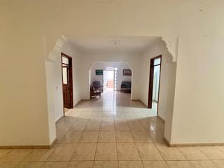 Haus  Calle francisco gourie. Casa terrera en vecindario