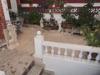 Casa pareada en Centre. Casa grande bien conservada en zona la serreta