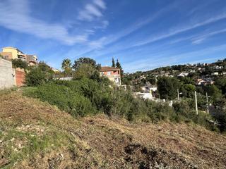 Terreno residenziale in Castellnou-Can Mir-Can Sol. Terreno a 2 calles en castellnou de 598m
