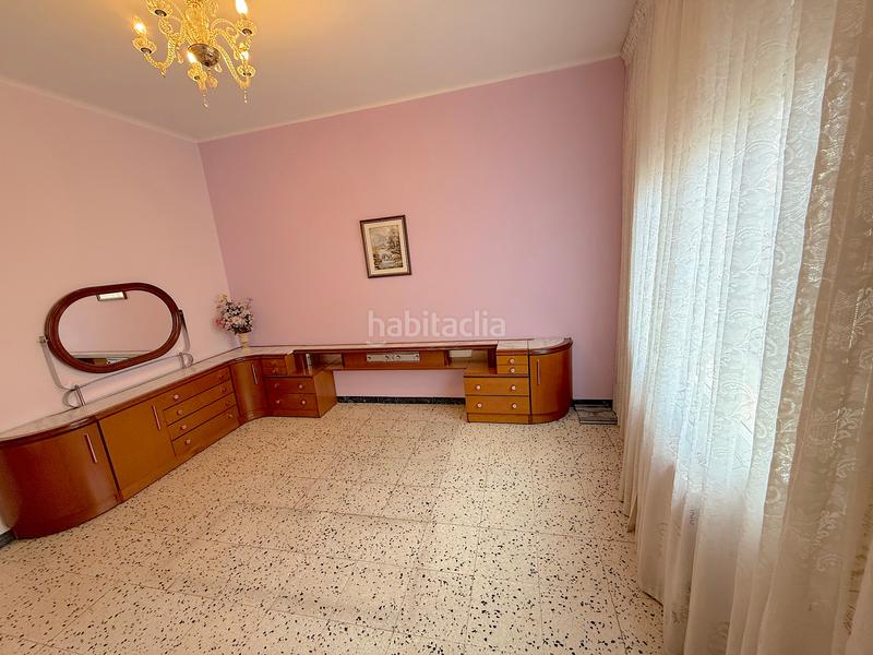 Foto e7bdd9d8-d8eb-43b4-8535-7c0047f7771b. Piso  grande, 4 hab, 2 terrazas, 2 vecinos. en Rubí
