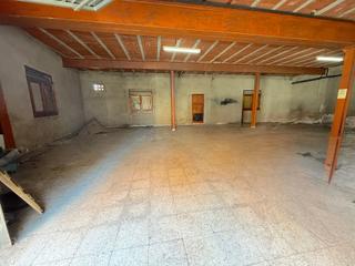 Maison à La Serreta. Casa esquinera muy grande a la venta