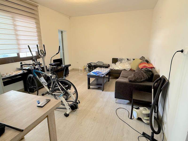 Foto 5dd70ac0-c459-46b9-a2f2-dd513fbe56c0. Casa aparellada amb aparcament a Ca n´Oriol Rubí