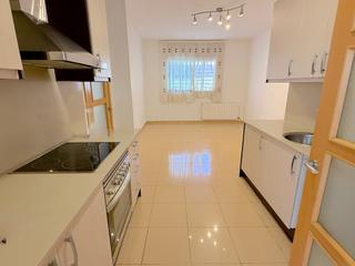 Piso en Ca n´Oriol. Piso semi-nuevo, 2 hab, 4 vecinos